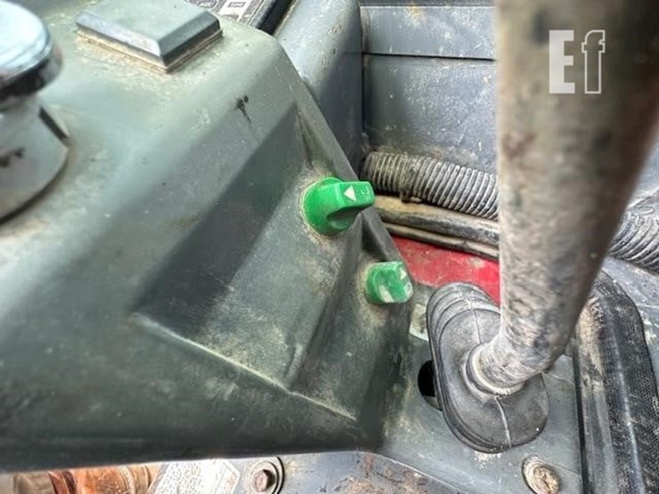takeuchi-tl240-image-24