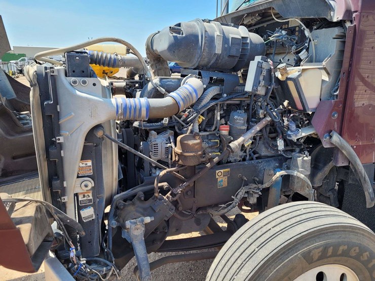 2015-kenworth-t800-image-15