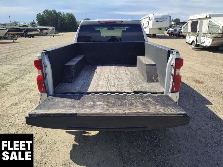 2019-chevrolet-silverado-1500-image-18