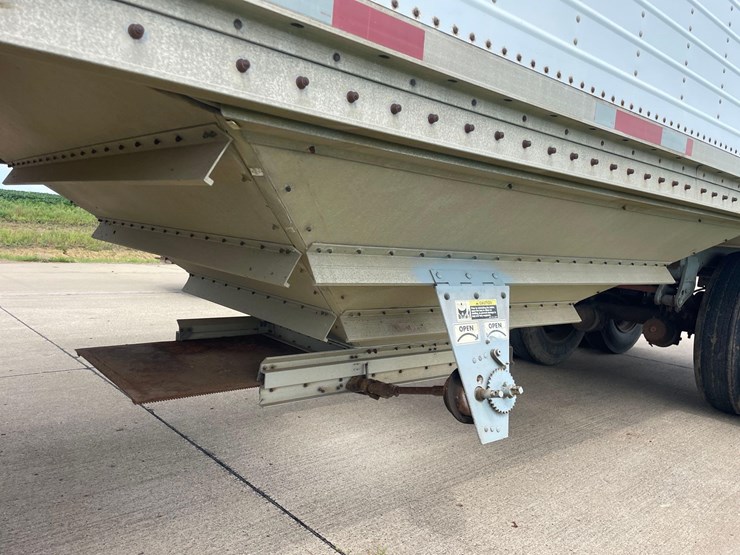 1993-wilson-grain-trailer-image-11