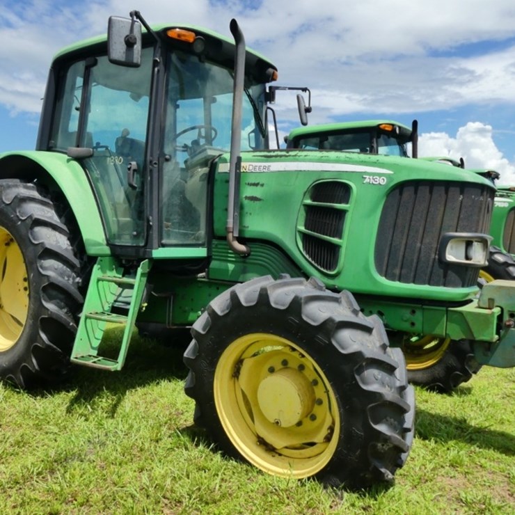 JOHN DEERE 7130