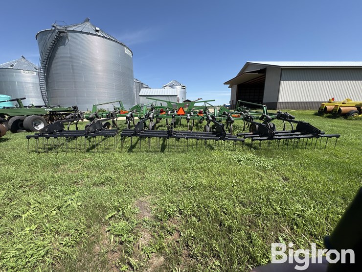 2010-john-deere-2410-image-6