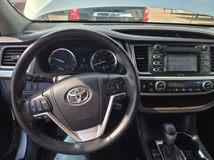2014-toyota-highlander-image-16