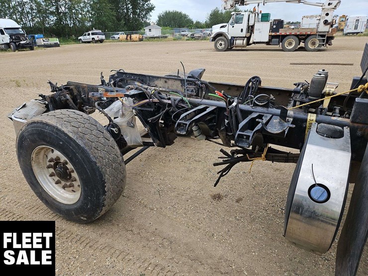2018-peterbilt-367-image-23