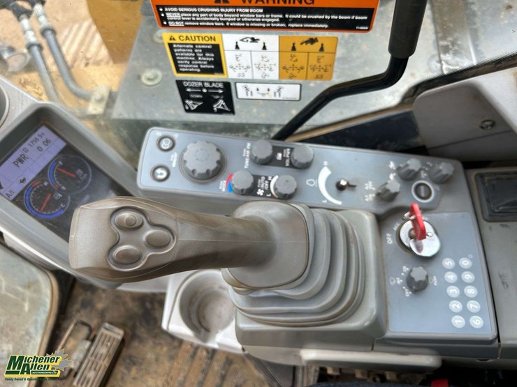 2014-deere-85g-image-37