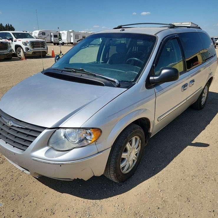 2006 CHRYSLER TOWN & COUNTRY