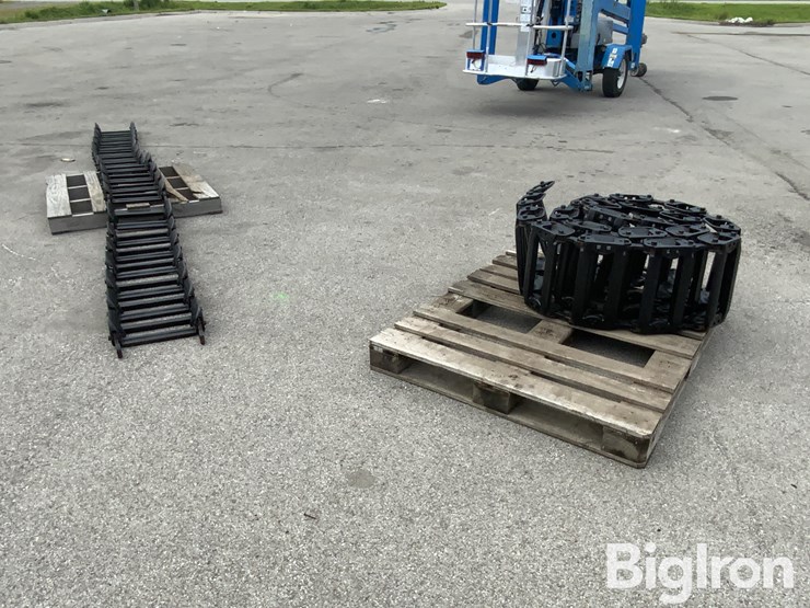 grouser-over-the-tire-skid-steer-tracks-image-5