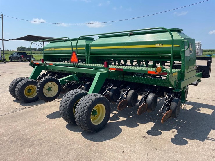 john-deere-1590-image-2