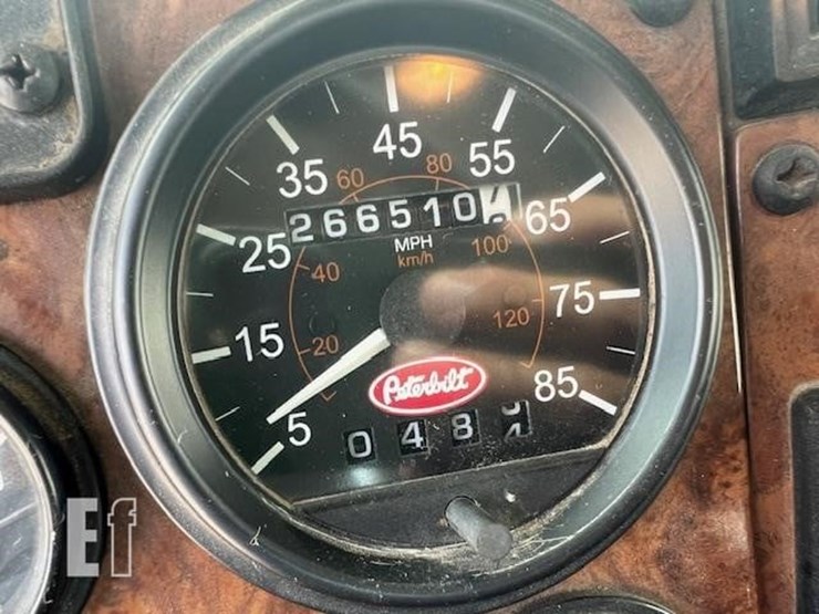 2003-peterbilt-330-image-45