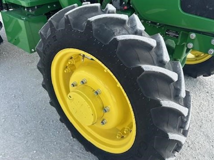 2023-john-deere-5050e-image-16