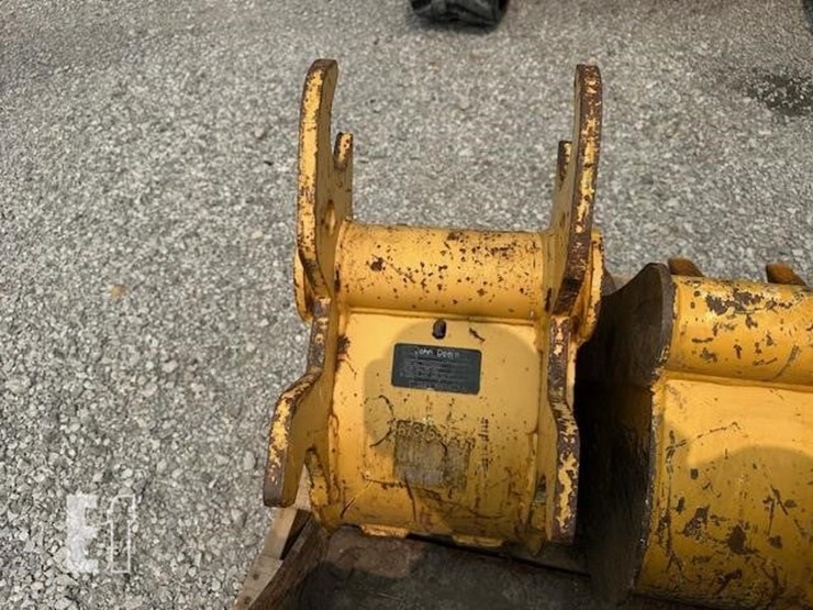 2014-deere-35g-image-43