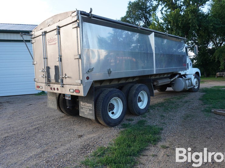 2000-freightliner-fld112-image-5