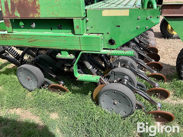 john-deere-1560-image-17