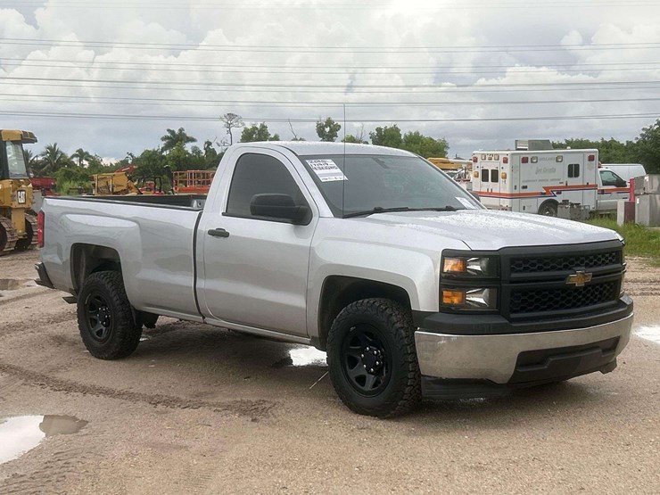 2015-chevrolet-silverado-1500-image-2