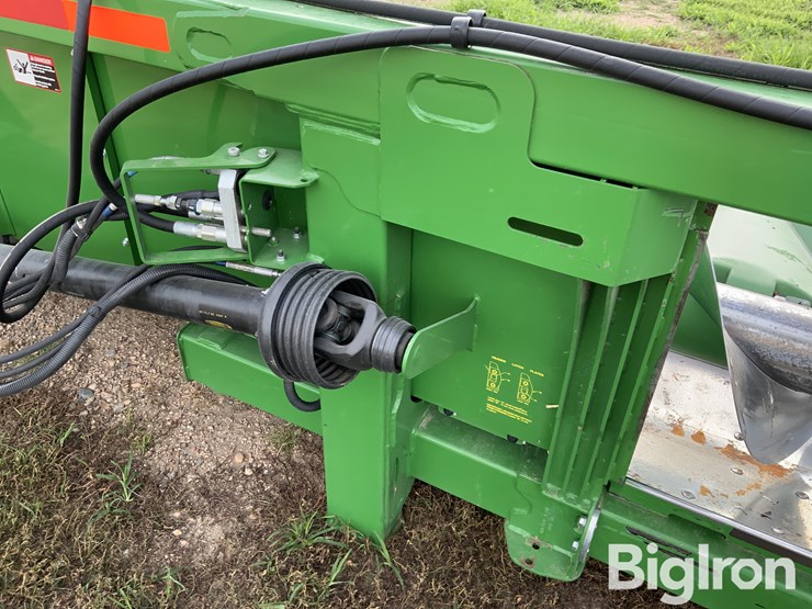 2017-john-deere-608c-image-10