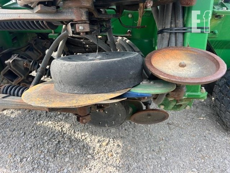 2005-john-deere-1690-ccs-image-18