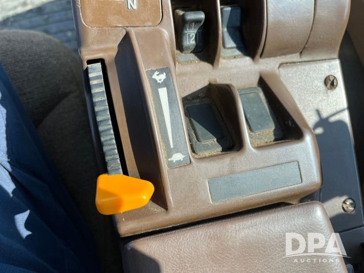 2010-john-deere-9530t-image-63