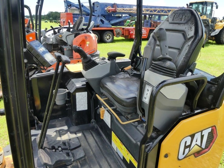 caterpillar-303.5-image-14