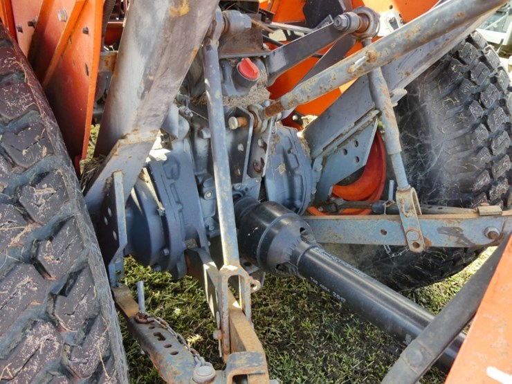 2011-kubota-l3200-image-5
