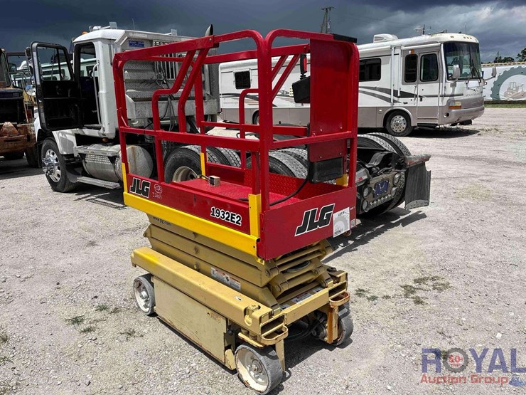 jlg-1932e2-image-4