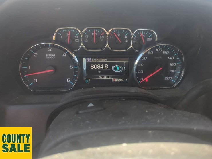 2015-chevrolet-silverado-2500hd-lt-image-9
