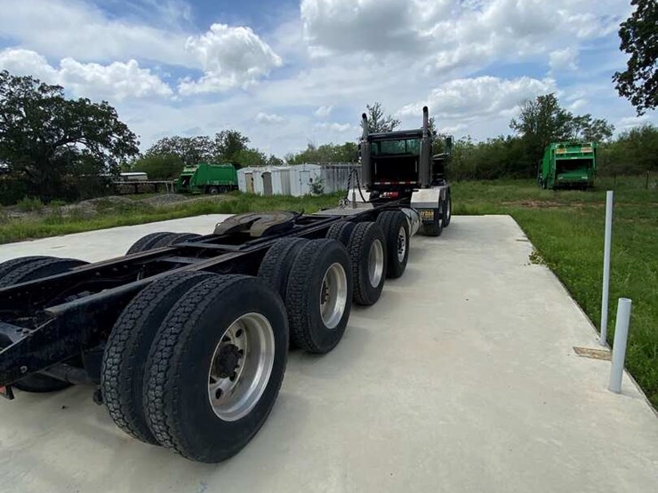 2007-peterbilt-357-image-3