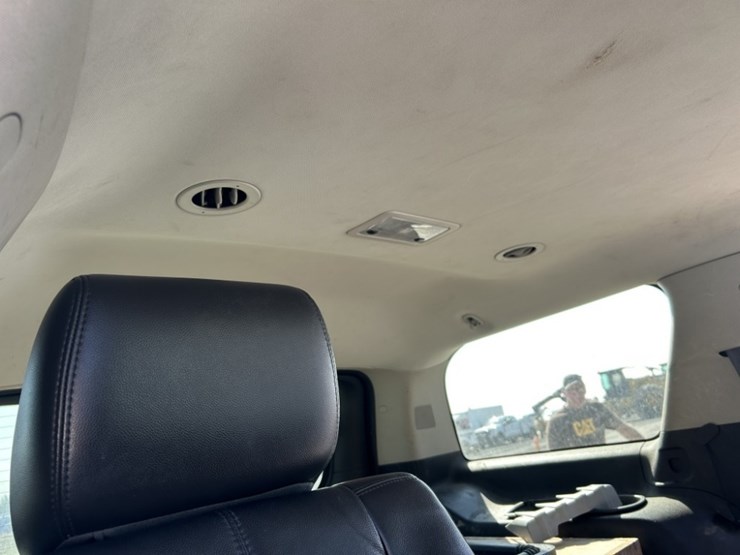 2012-chevrolet-tahoe-lt-image-29