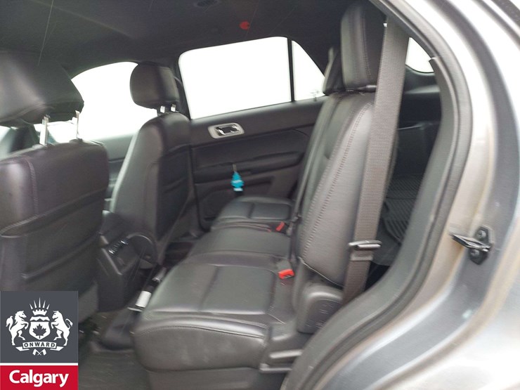2014-ford-explorer-xlt-image-11
