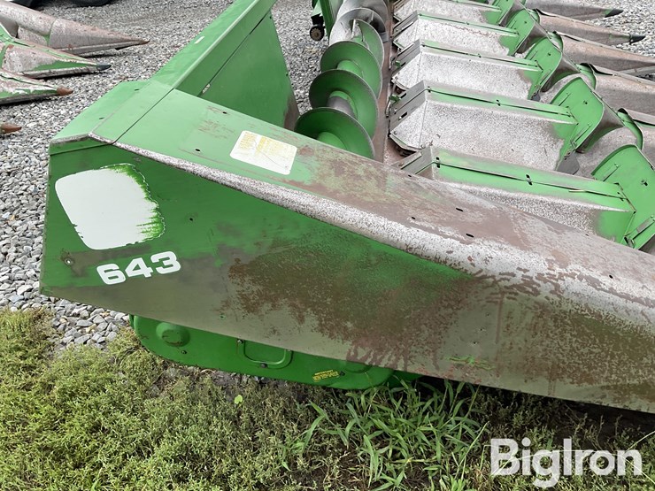 1982-john-deere-643-image-17