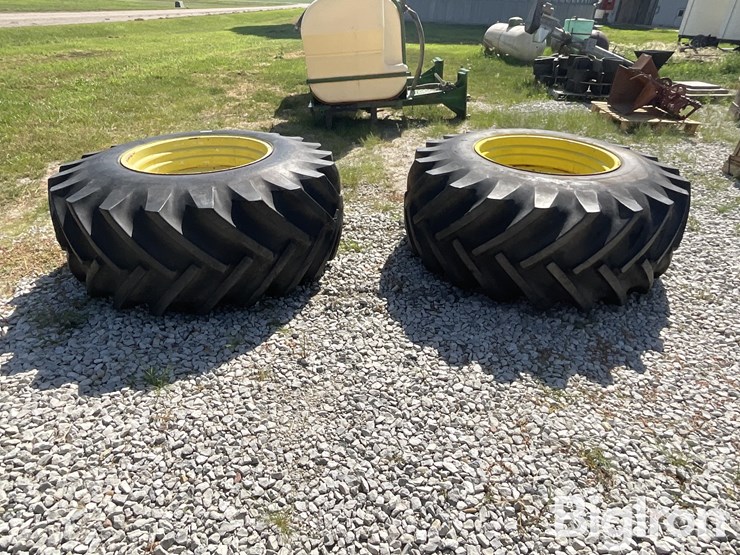 john-deere-8-image-4