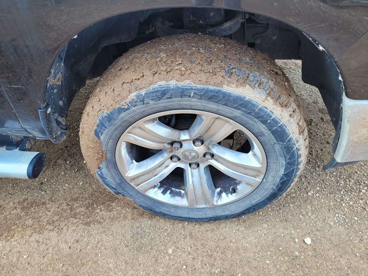 2014-ram-1500-slt-image-17