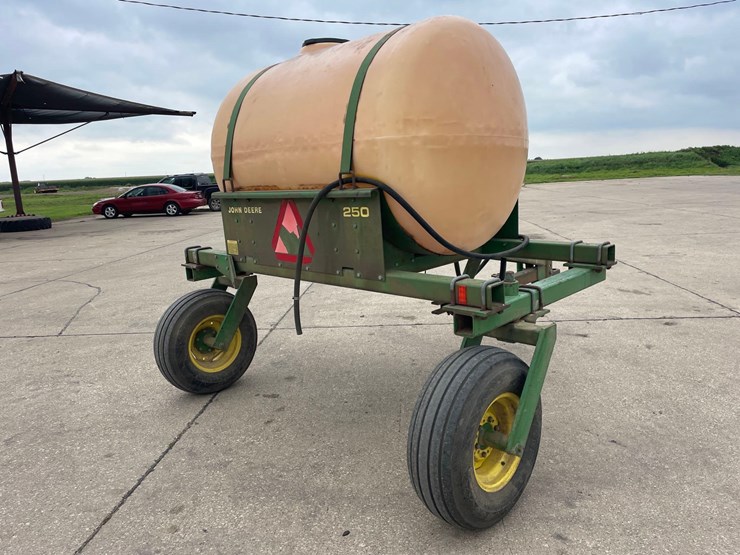 john-deere-250-image-3