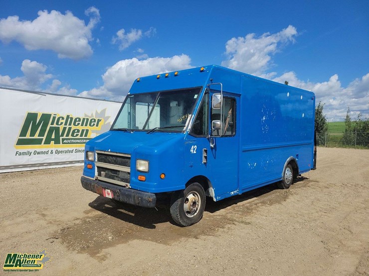 1996-chevrolet-p30-image-1