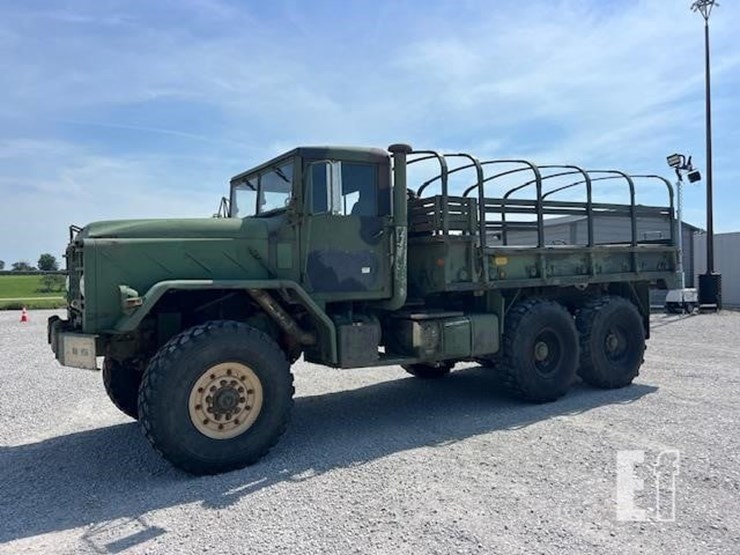 am-general-m923-image-1