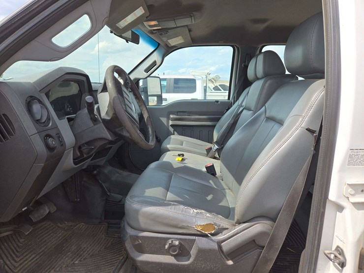 2012-ford-f350-image-13