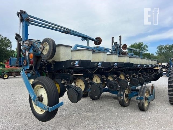 kinze-2600-image-3
