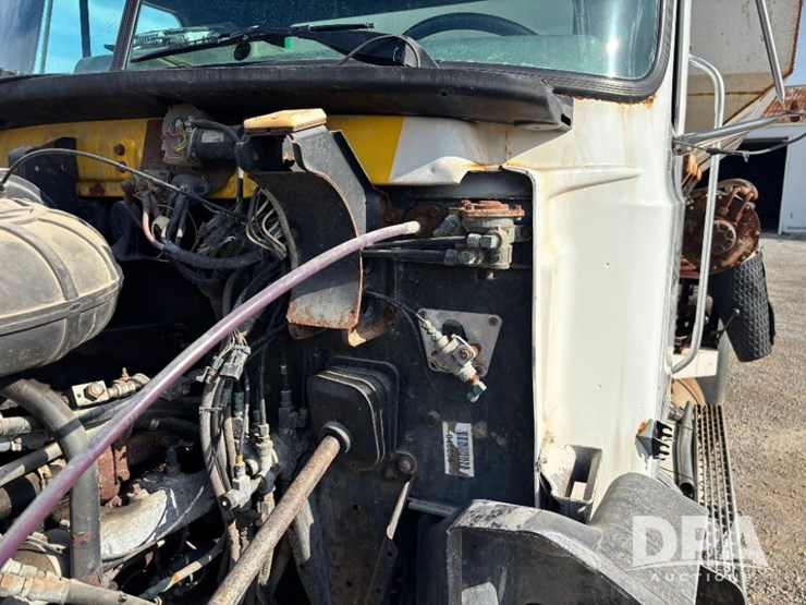 1995-mack-ch613-image-60