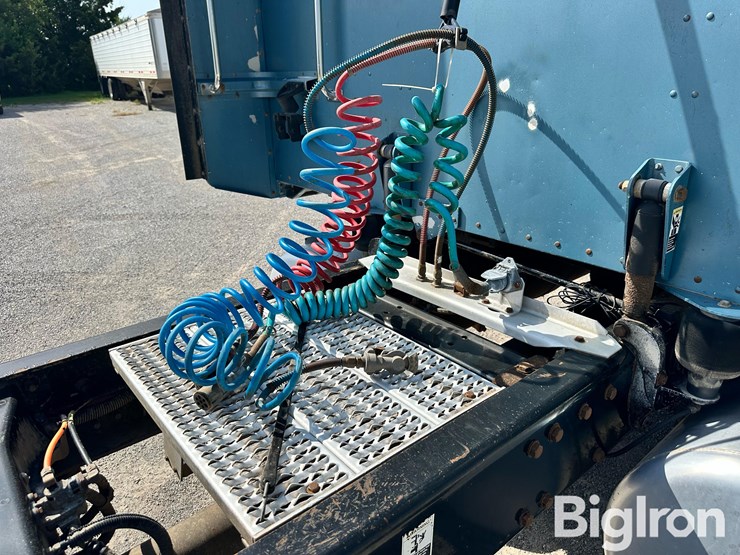 2005-peterbilt-379-image-13
