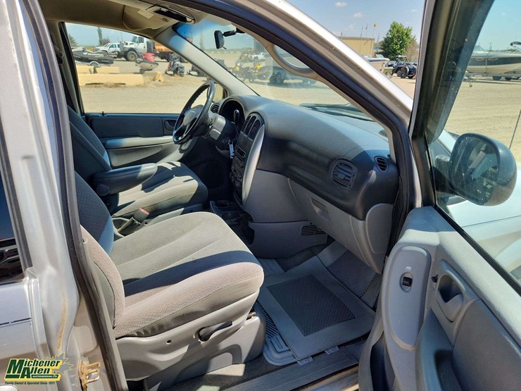 2006-chrysler-town-&-country-image-16
