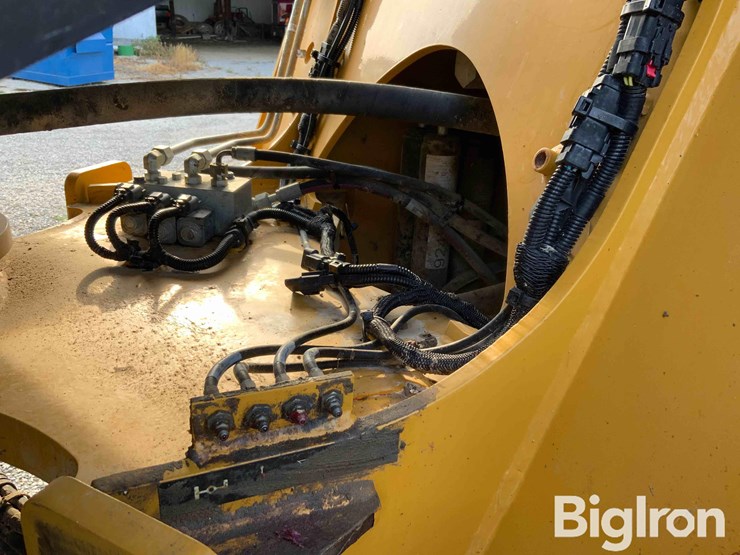 2014-caterpillar-924k-image-16