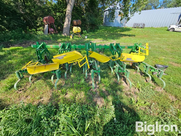 john-deere-825-image-6