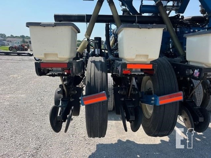 2008-kinze-3800sds-image-49