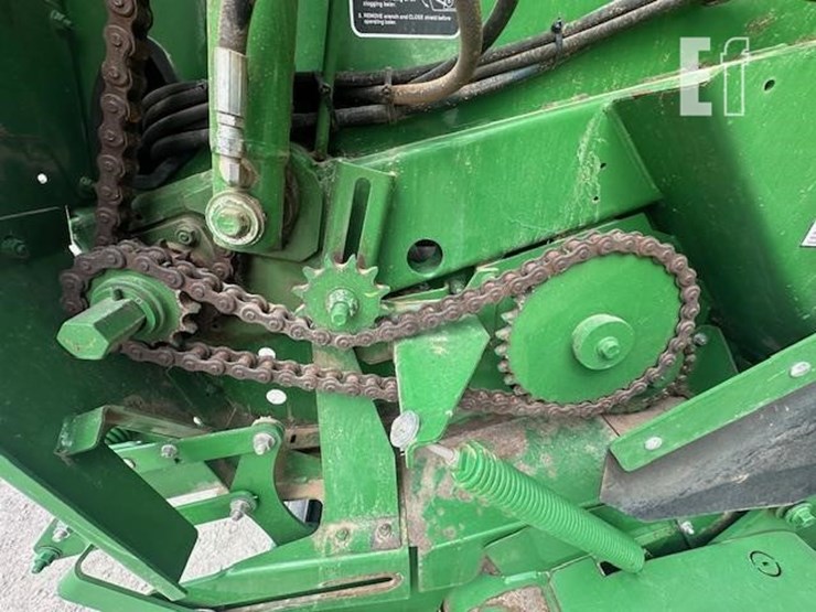 2019-john-deere-560m-image-14