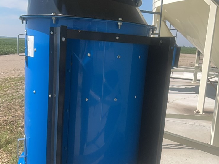concept-7,500-bu.-hopper-bin,-equipped-with-bin-fan-with-3-phase-agi-grainguard-10-hp-electric-motor.-image-36