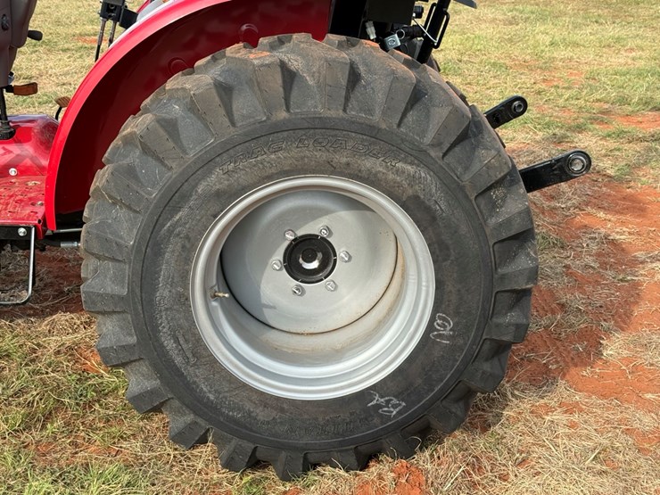 case-ih-farmall-35a-image-15