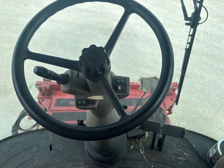 2004-case-ih-8010-image-37