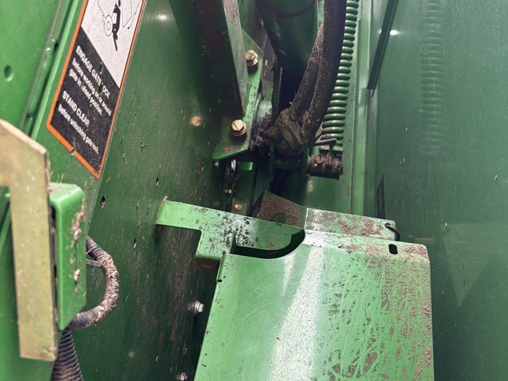 john-deere-854-image-11