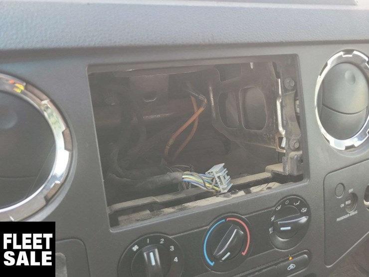 2009-ford-f350-image-33