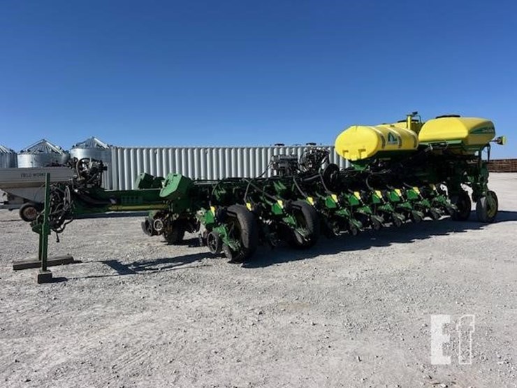 2009-john-deere-1770nt-image-2