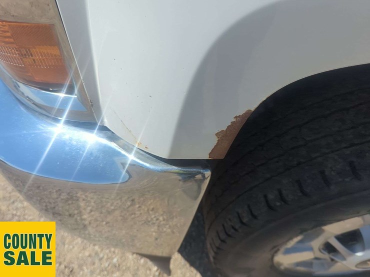 2015-chevrolet-silverado-2500hd-lt-image-27